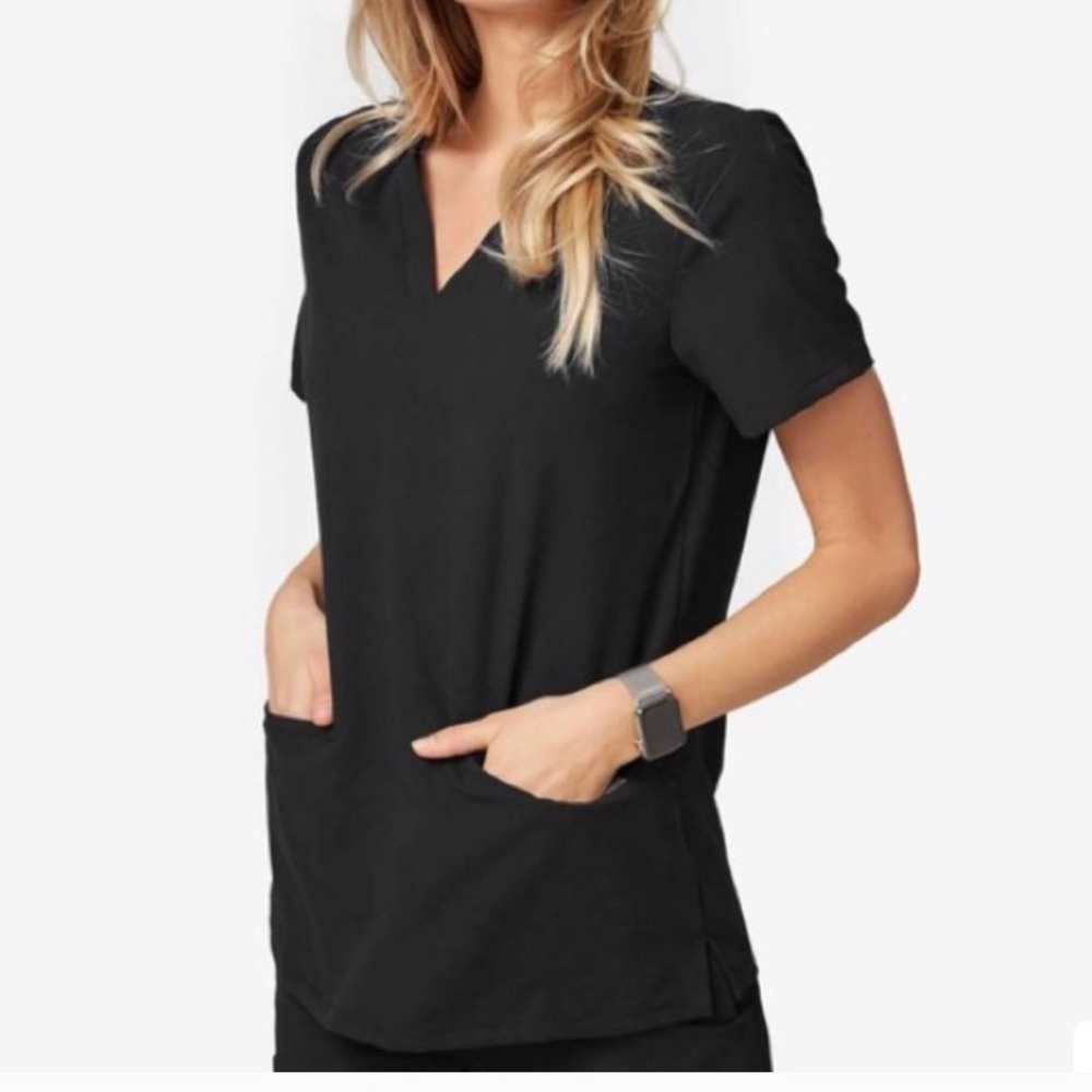 Figs scrub top